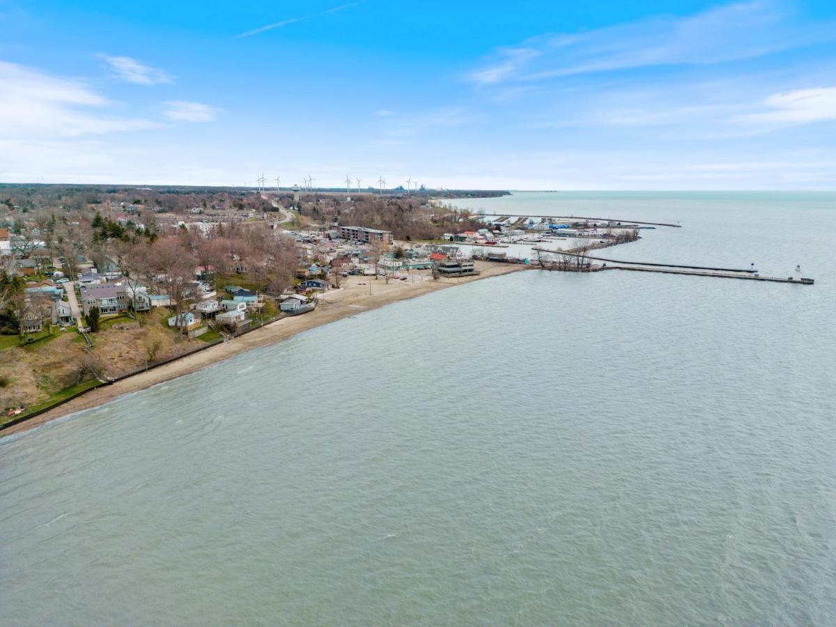 Luxe Lodges On Lake Erie 포트 도버 외부 사진