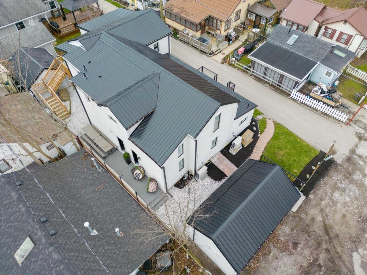 Luxe Lodges On Lake Erie 포트 도버 외부 사진