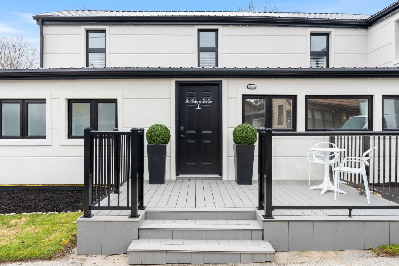Luxe Lodges On Lake Erie 포트 도버 외부 사진