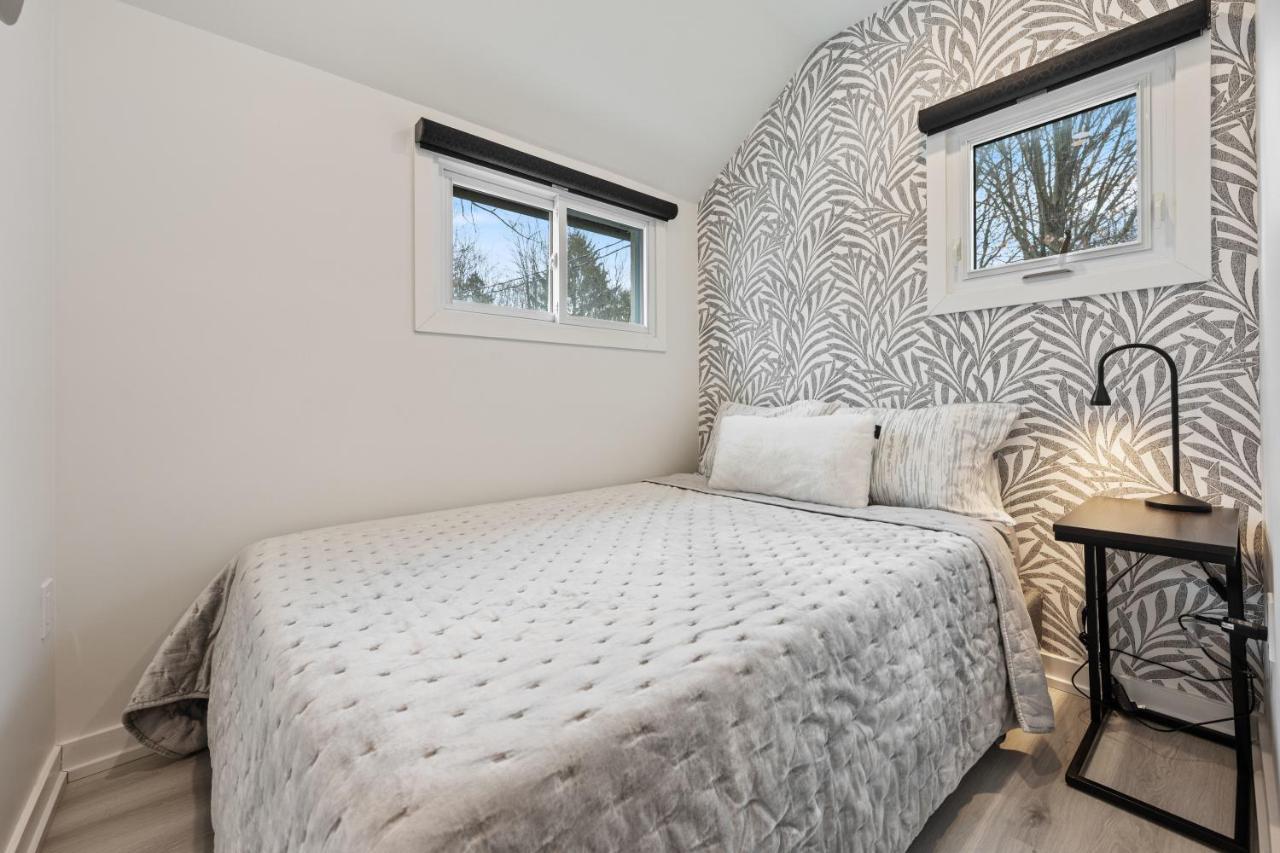 Luxe Lodges On Lake Erie 포트 도버 외부 사진